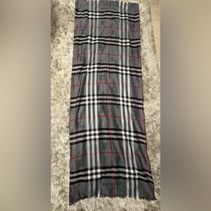 100% Cashmere, Burberry London scarf